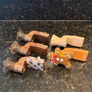 Bath & Body Works Wallflower Plugs - Gingerbread, Brown, and Tan